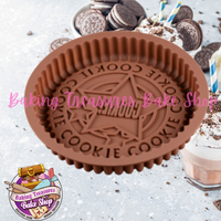 This is a shout-out to all the cookie lovers in the world. What would like anyone's day better? How about a giant chocolate breakable cookie or a cake-shaped cookie?   Material: U.S.food-grade silicone Dimension : 7.5nches X 1inch Deep  Color varies 